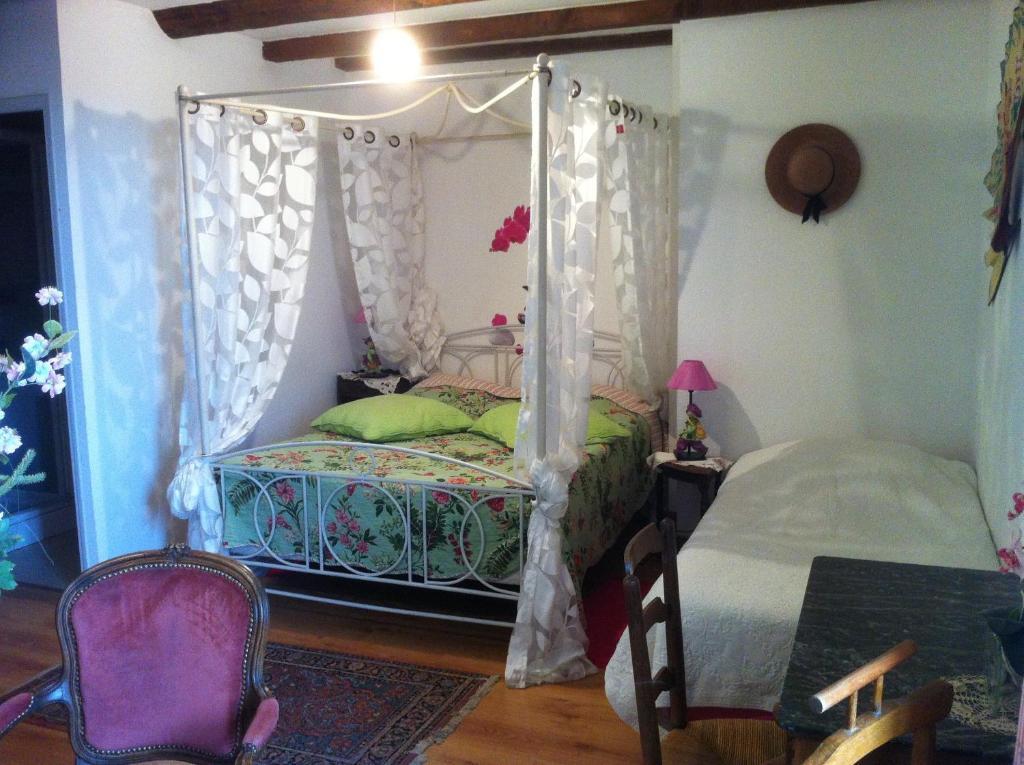 Ferme Du Montheu Bed and Breakfast Dommartin sous Amance Værelse billede